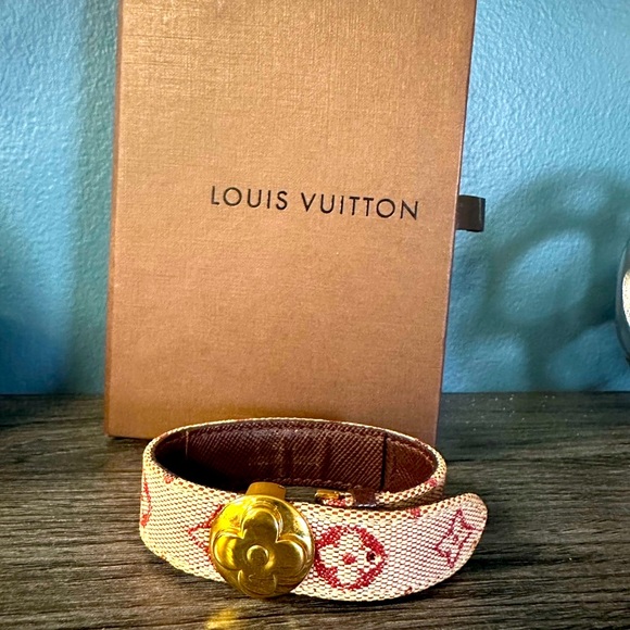 Louis Vuitton Monogram Mini Lin Good luck wish Bracelet with COA - Picture 3 of 12